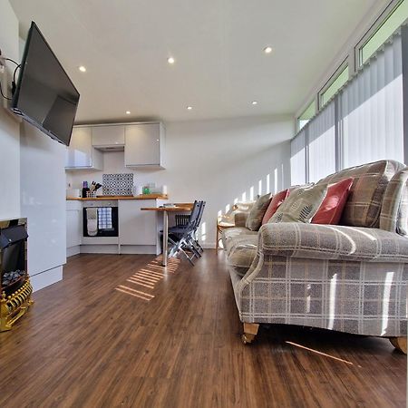 67 Broadside Holiday Chalet Near Broads & Beaches 斯塔勒姆 外观 照片