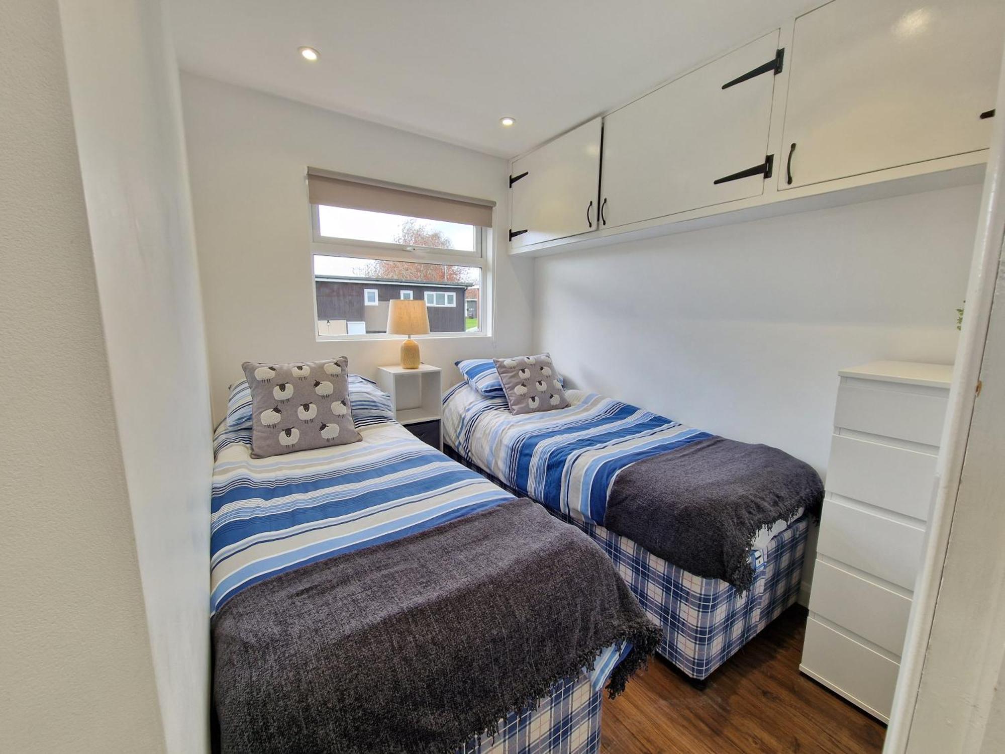 67 Broadside Holiday Chalet Near Broads & Beaches 斯塔勒姆 外观 照片
